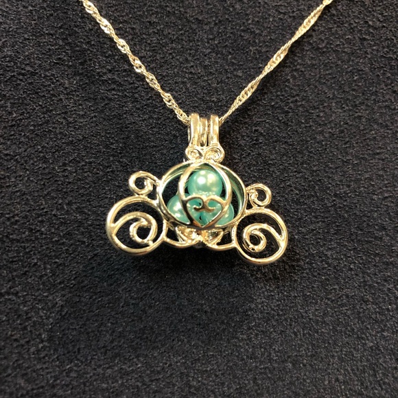 SALE! Cinderella carriage pearl cage necklace - Picture 4 of 8